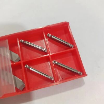 قیمت خوب اینسرت های کاربید تنگستن بدون روکش مقاوم در برابر خمش 14.4 G/CM3 برای ماشینکاری فولاد ضد زنگ آنلاین